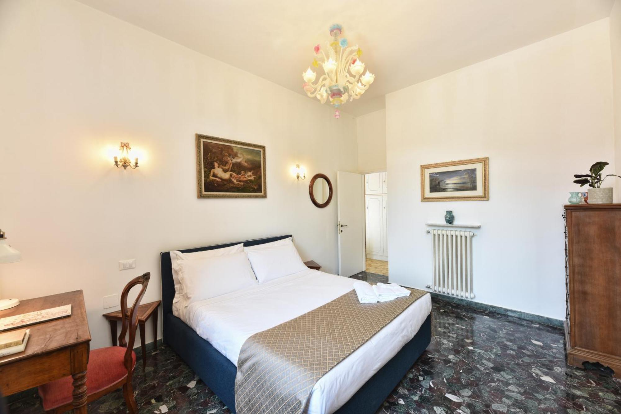 Soderini Splendor: First Floor Palazzo Charm At Castello Square Venice