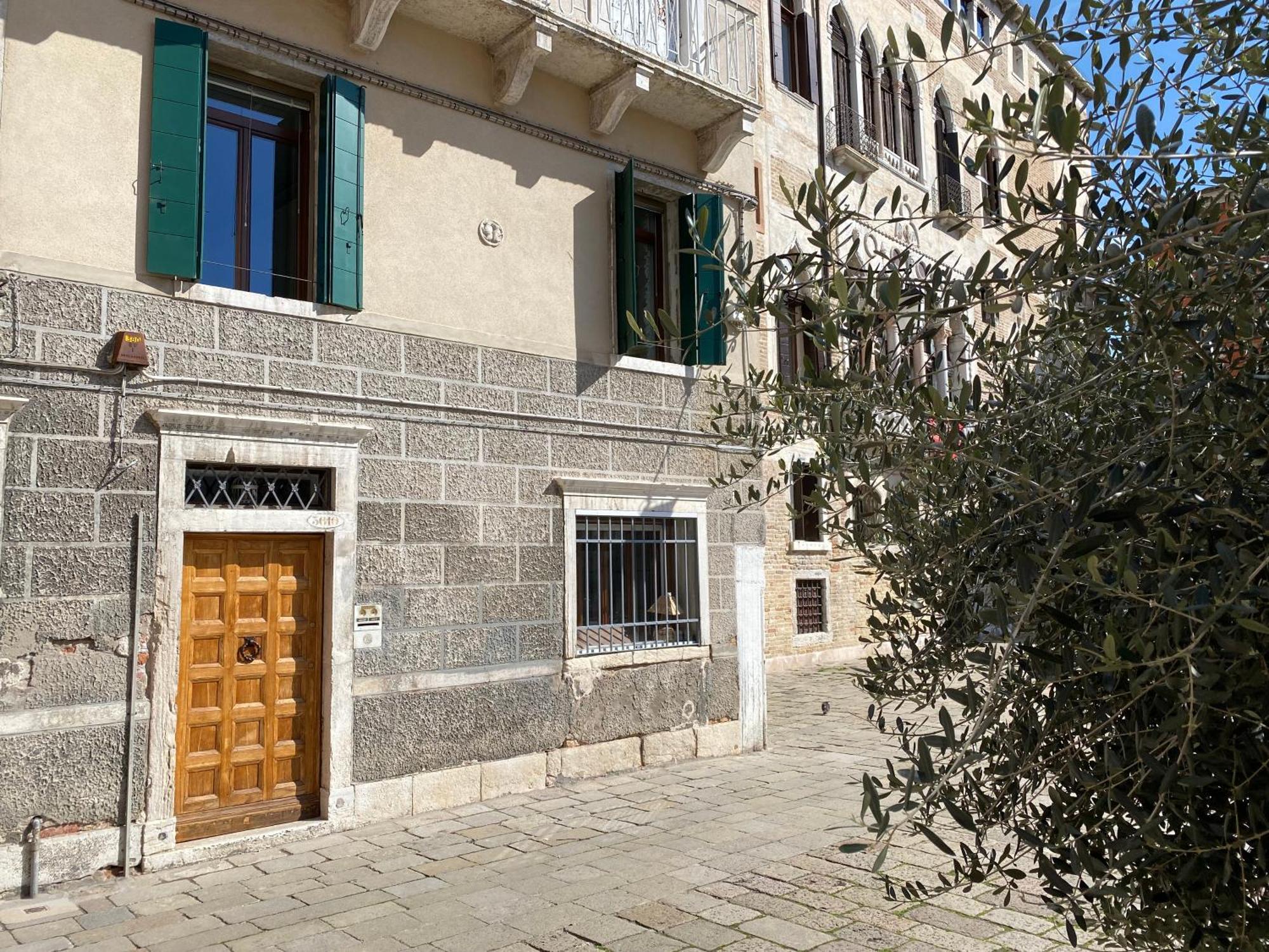 Apartamento Soderini Splendor: First Floor Palazzo Charm At Castello Square Venecia